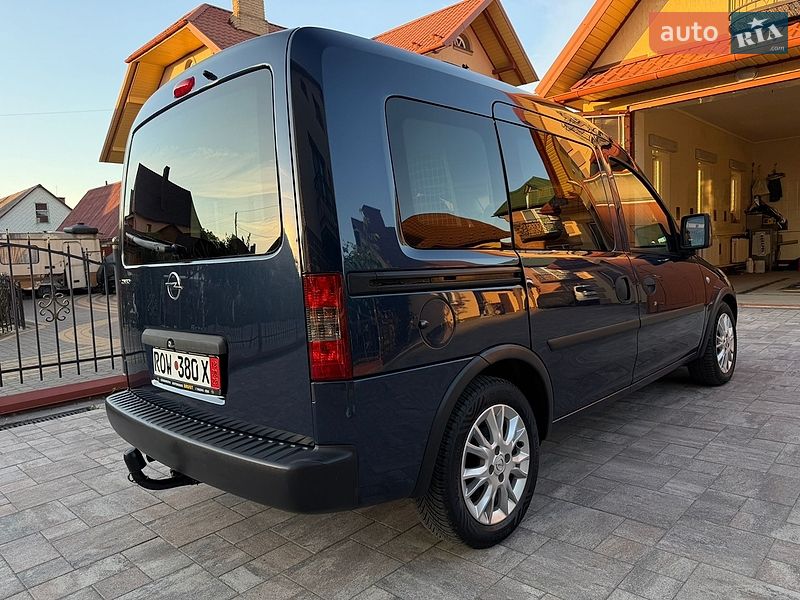 Минивэн Opel Combo 2010 в Ковеле