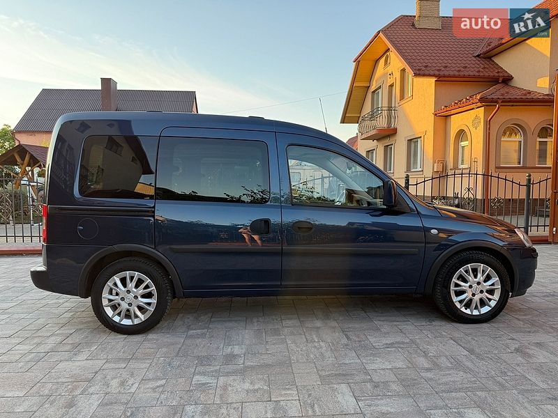 Минивэн Opel Combo 2010 в Ковеле