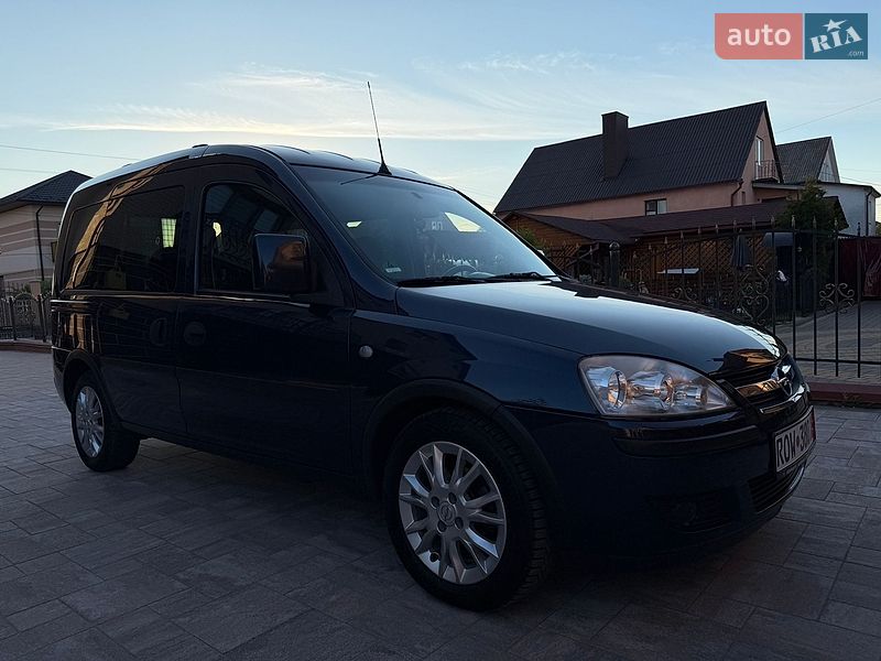 Минивэн Opel Combo 2010 в Ковеле