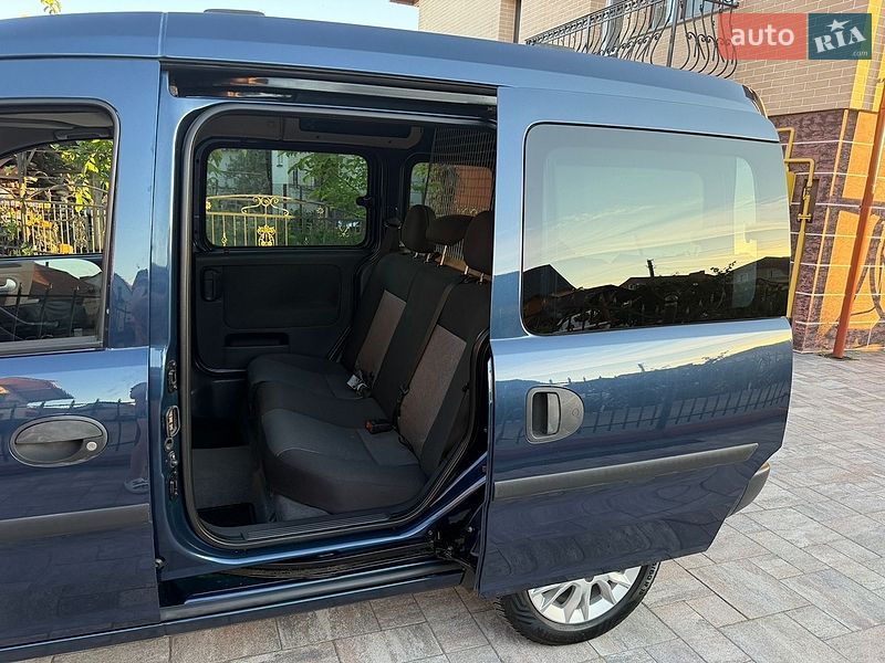 Минивэн Opel Combo 2010 в Ковеле