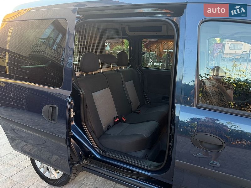Минивэн Opel Combo 2010 в Ковеле