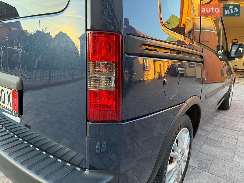 Минивэн Opel Combo 2010 в Ковеле