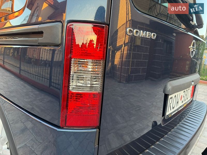 Минивэн Opel Combo 2010 в Ковеле