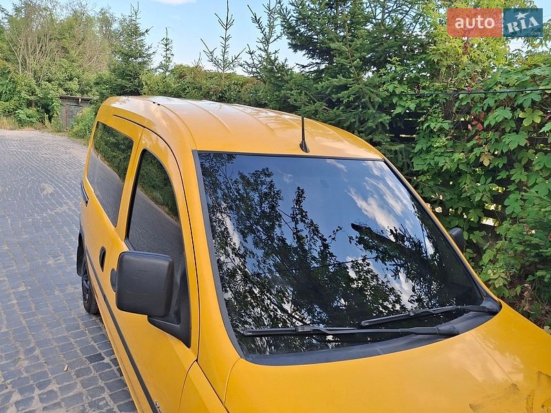 Минивэн Opel Combo 2002 в Коростене