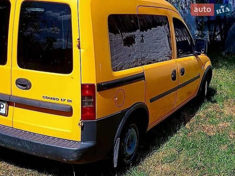 Минивэн Opel Combo 2002 в Коростене