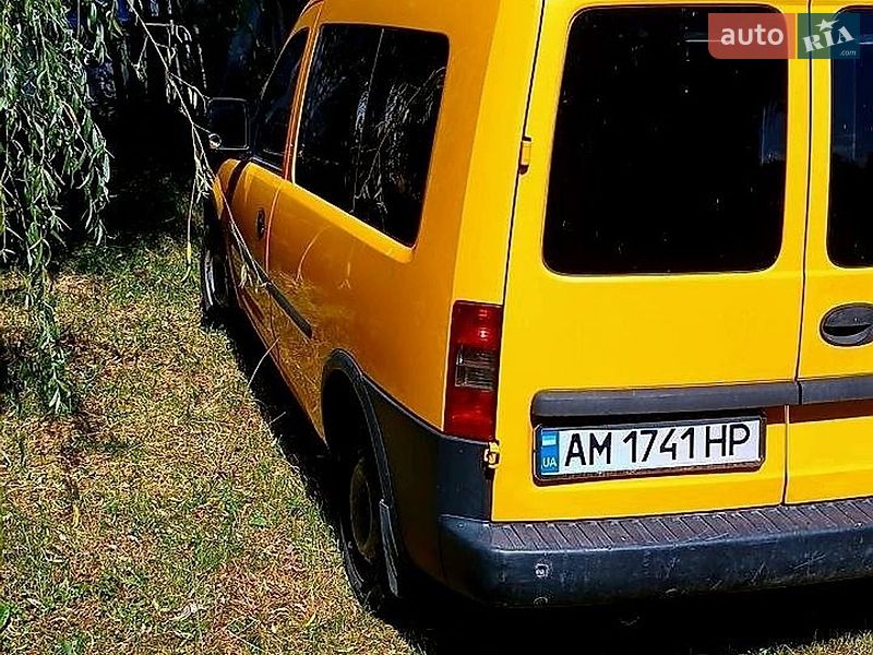 Минивэн Opel Combo 2002 в Коростене