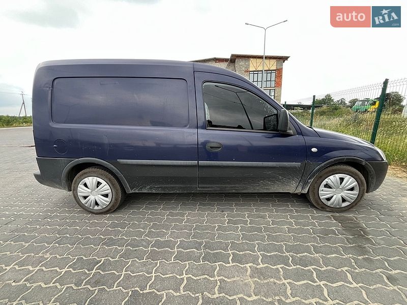 Грузовой фургон Opel Combo 2005 в Надворной