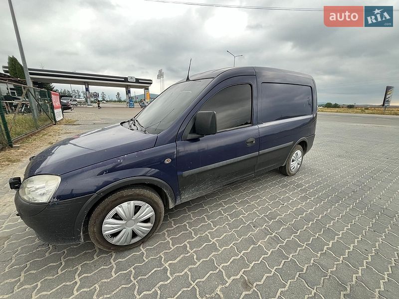 Грузовой фургон Opel Combo 2005 в Надворной
