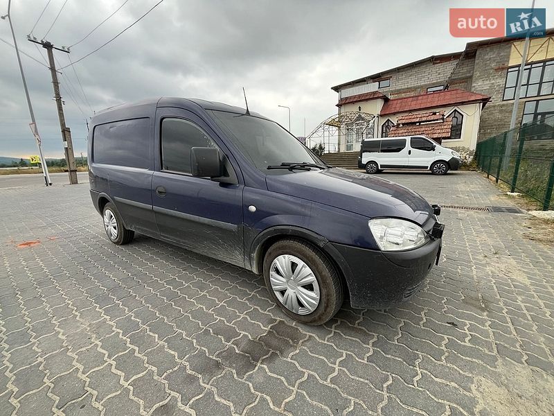 Грузовой фургон Opel Combo 2005 в Надворной