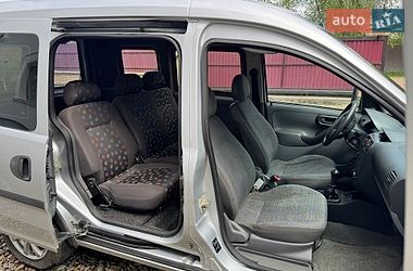 Минивэн Opel Combo 2002 в Сторожинце