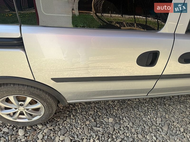 Минивэн Opel Combo 2002 в Сторожинце