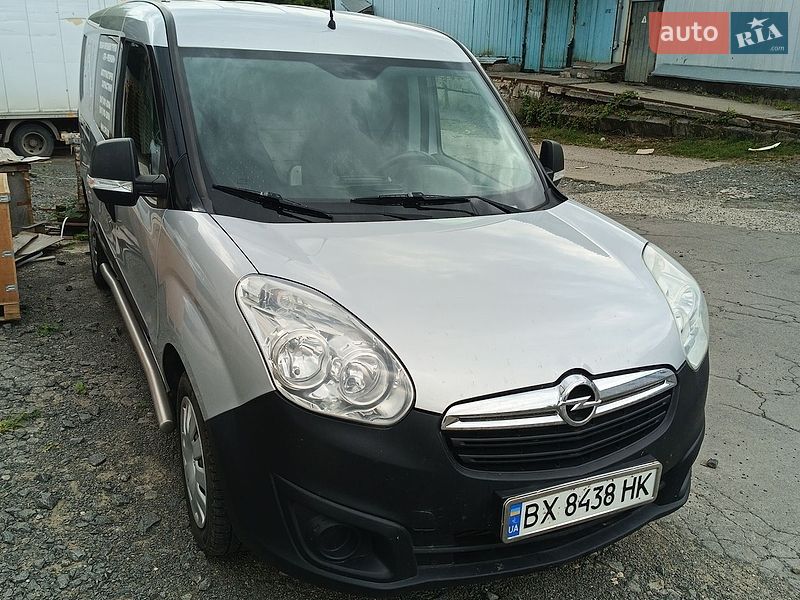 Вантажопасажирський фургон Opel Combo