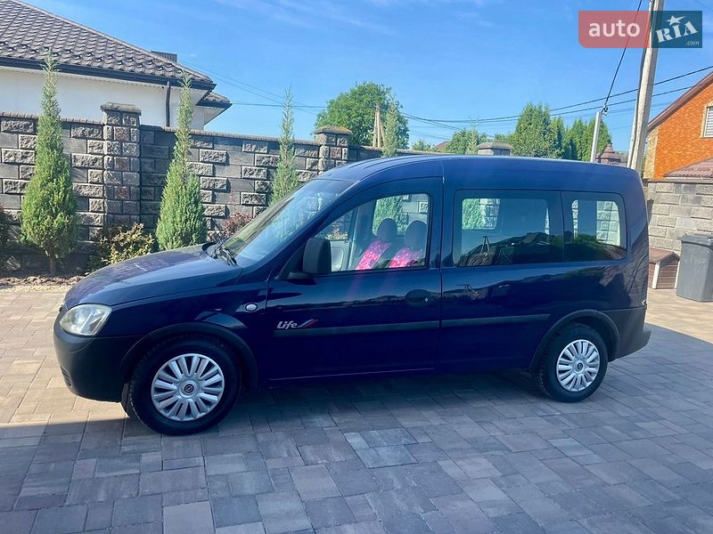 Минивэн Opel Combo 2003 в Ровно
