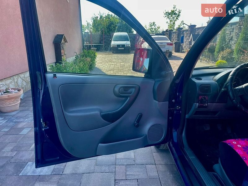Минивэн Opel Combo 2003 в Ровно