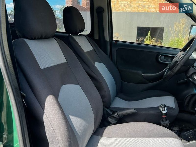 Минивэн Opel Combo 2006 в Луцке