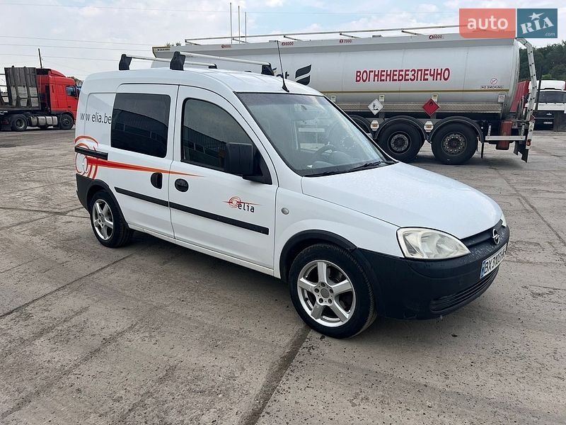Грузовой фургон Opel Combo 2010 в Шепетовке