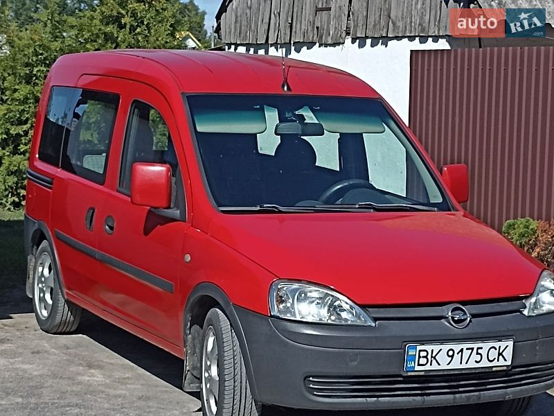 Минивэн Opel Combo 2004 в Сарнах