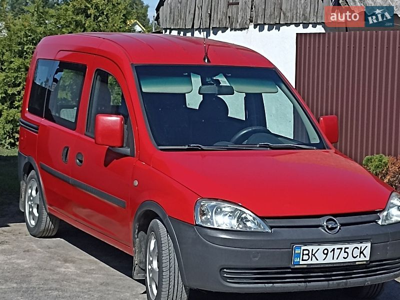 Минивэн Opel Combo 2004 в Сарнах