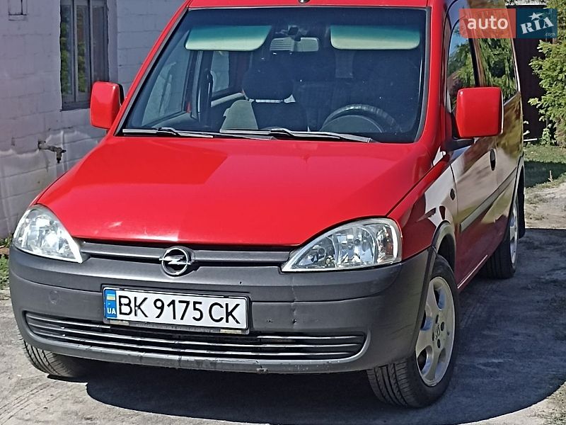 Минивэн Opel Combo 2004 в Сарнах