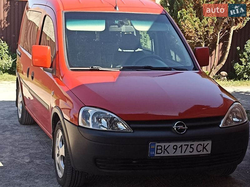 Минивэн Opel Combo 2004 в Сарнах