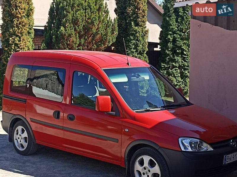 Минивэн Opel Combo 2004 в Сарнах