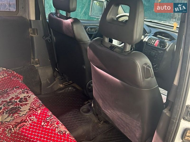 Минивэн Opel Combo 2006 в Луцке