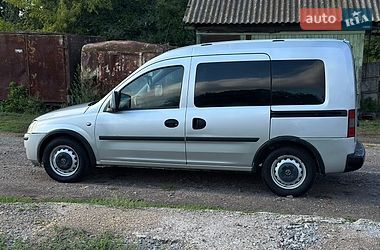 Минивэн Opel Combo 2009 в Остроге