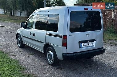 Минивэн Opel Combo 2009 в Остроге