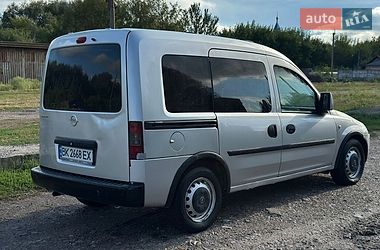 Минивэн Opel Combo 2009 в Остроге