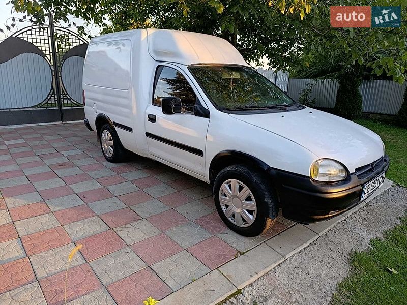 Вантажний фургон Opel Combo 1996 в Чернівцях