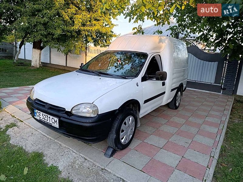 Вантажний фургон Opel Combo 1996 в Чернівцях