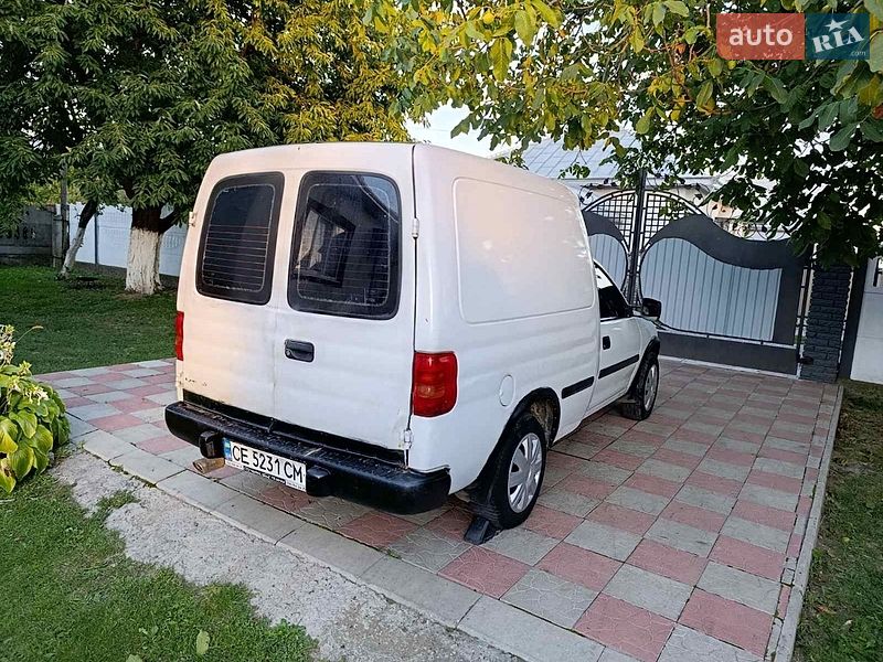 Вантажний фургон Opel Combo 1996 в Чернівцях