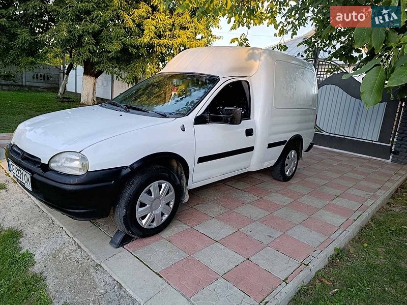 Вантажний фургон Opel Combo 1996 в Чернівцях