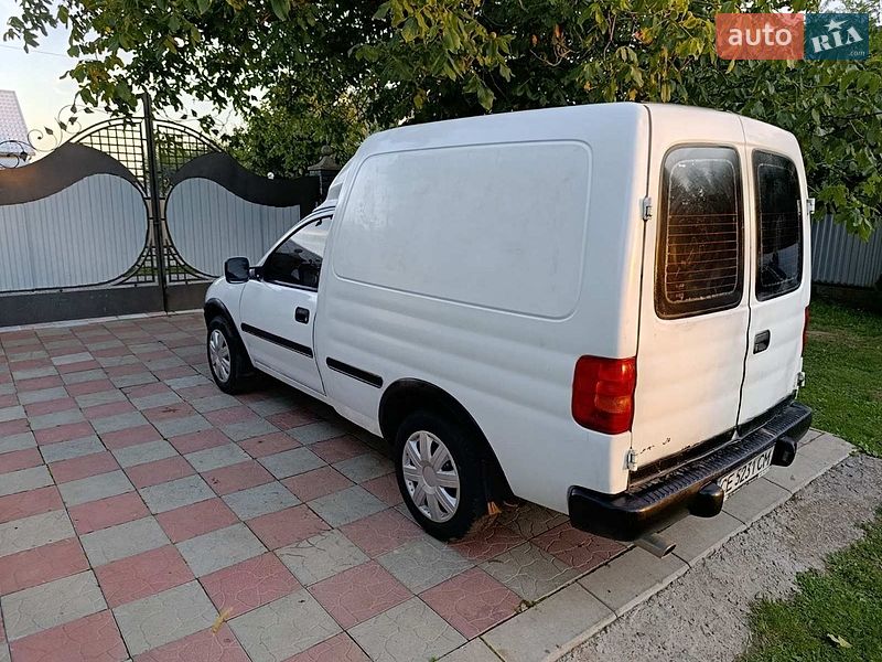 Вантажний фургон Opel Combo 1996 в Чернівцях