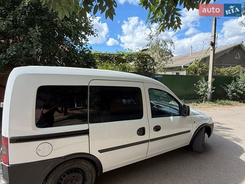 Минивэн Opel Combo 2005 в Измаиле