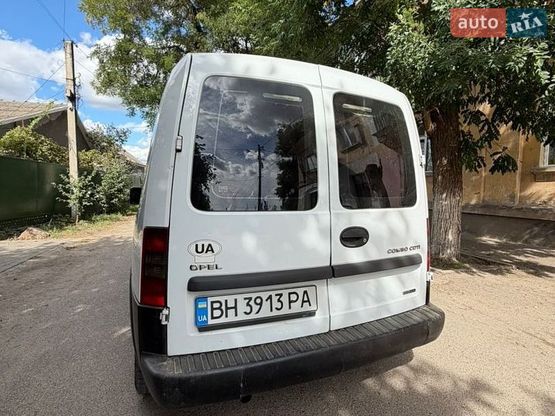 Минивэн Opel Combo 2005 в Измаиле