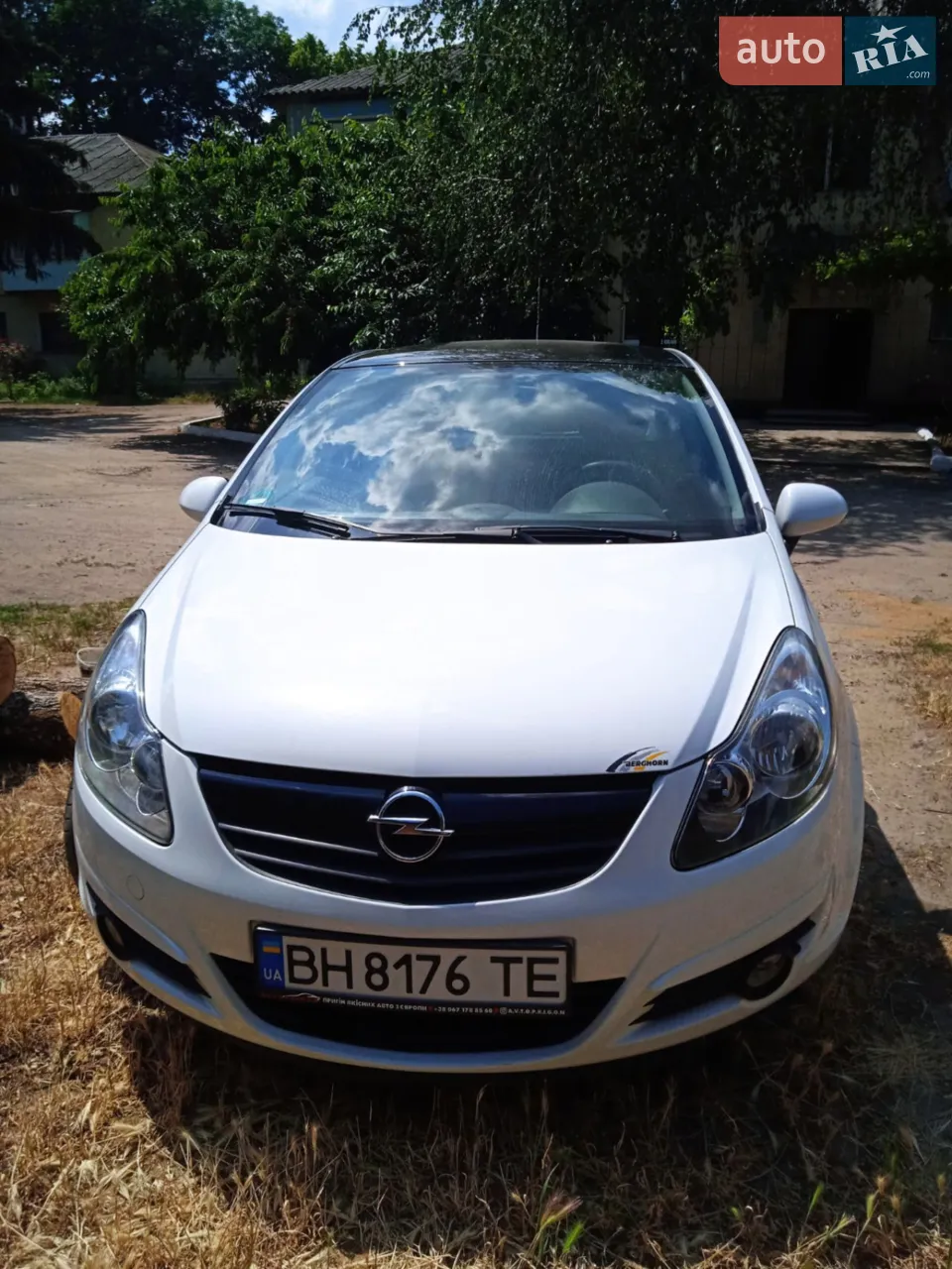 2010 Opel Corsa - мініатюра 2