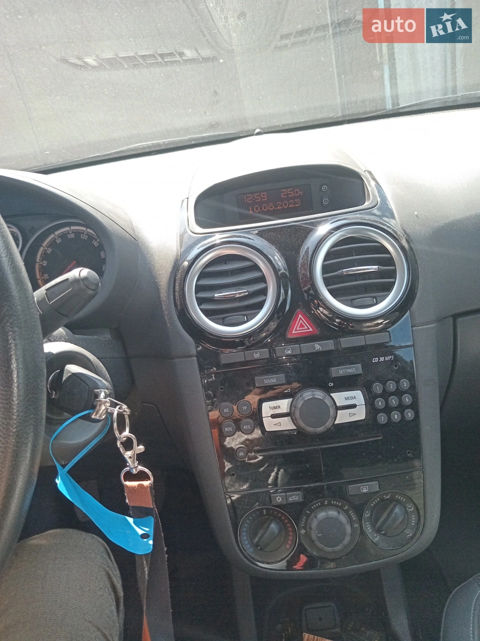 2014 Opel Corsa - мініатюра 2