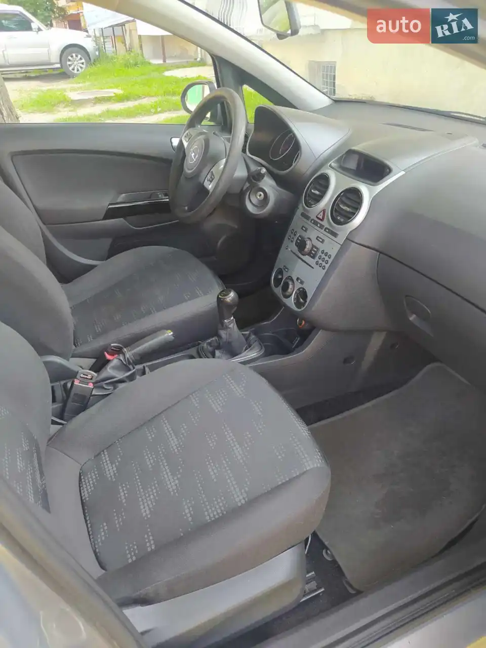 2011 Opel Corsa - мініатюра 2