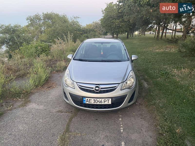 Хэтчбек Opel Corsa 2013 в Днепре