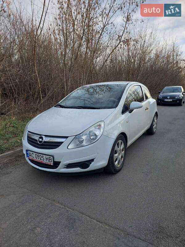 Opel Corsa 2010 року в Луцьку