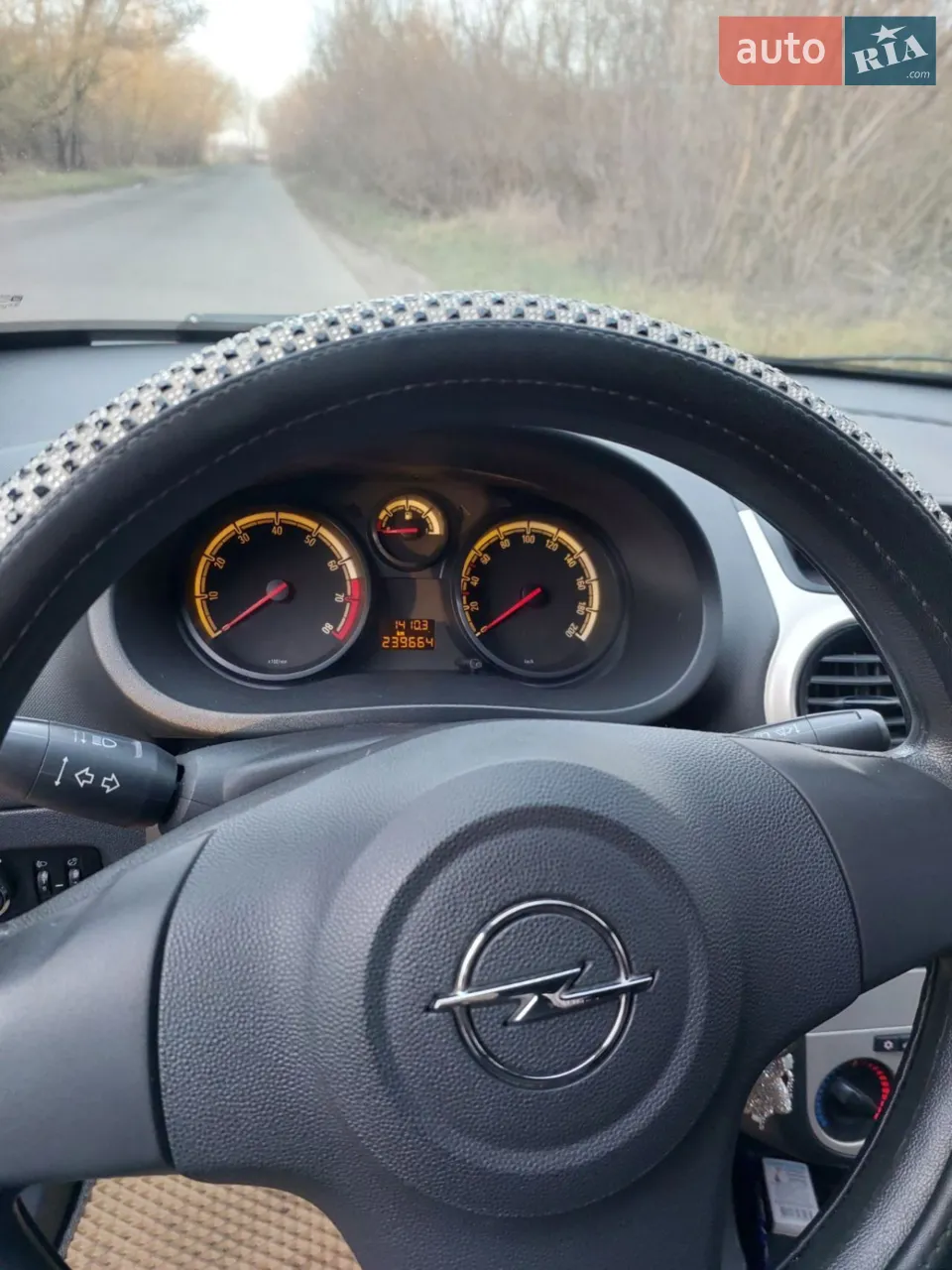 2010 Opel Corsa - мініатюра 2