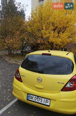 Opel Corsa  2011