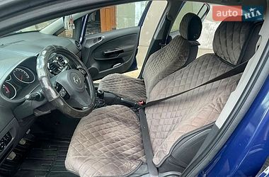 Хэтчбек Opel Corsa 2010 в Надворной