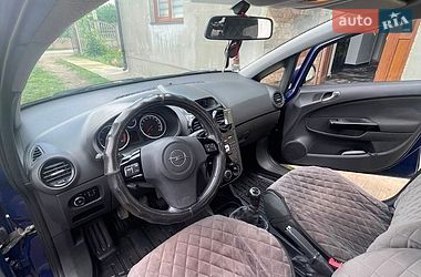 Хэтчбек Opel Corsa 2010 в Надворной