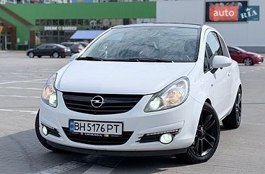 Хэтчбек Opel Corsa 2010 в Одессе