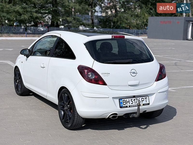Хэтчбек Opel Corsa 2010 в Одессе