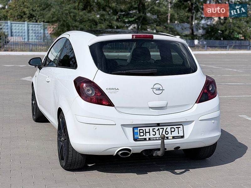 Хэтчбек Opel Corsa 2010 в Одессе
