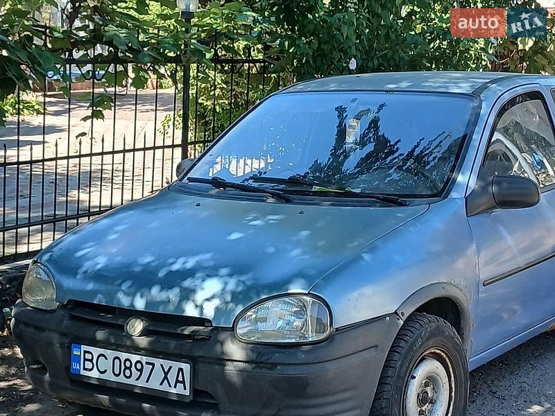 Хэтчбек Opel Corsa 1993 в Львове