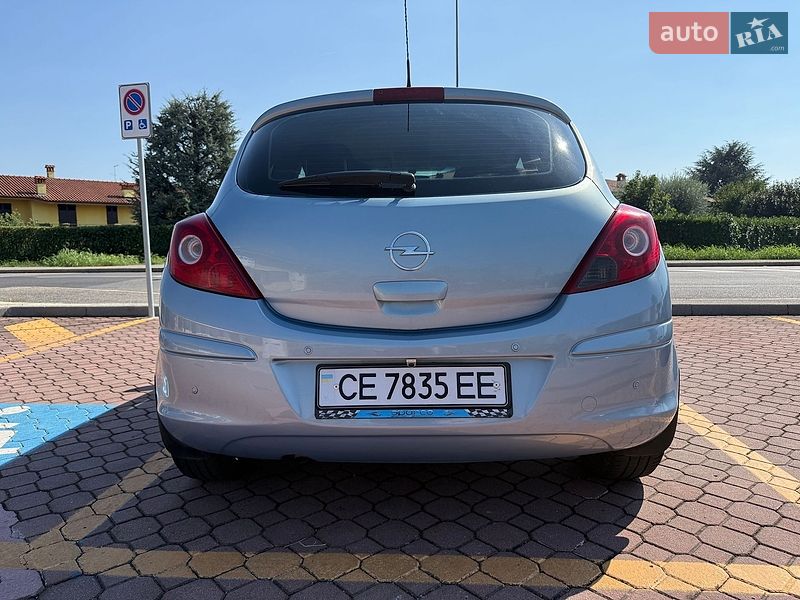 Хетчбек Opel Corsa 2008 в Чернівцях
